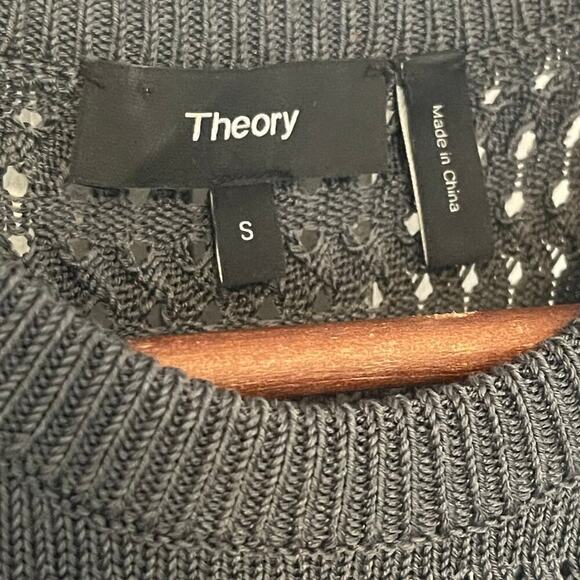 Theory Women's Textured Tricot Crew Neck Blouse Size Small - Picture 2 of 6